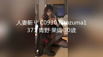 小县城路边公厕全景偷拍长靴美女的多毛小嫩鲍